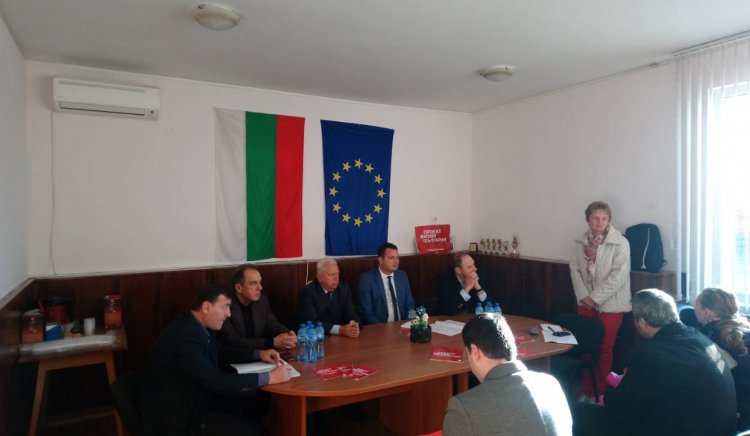 Жители на Горна Малина се срещнаха с народните представители Иван Ченчев и Николай Цонков