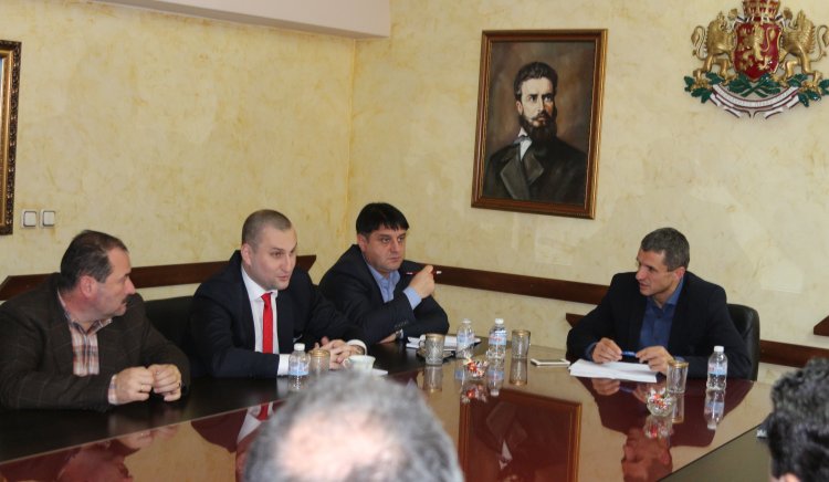 Депутатите от левицата Радослав Стойчев и Лало Кирилов проведоха работна среща с кмета на Ботевград